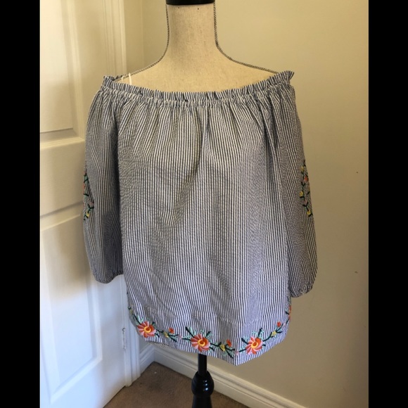 Solitaire Tops - Solitaire Embroidered Off Shoulder Top Size L